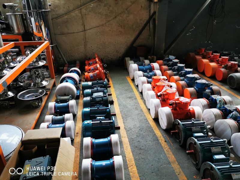 臥式振動電機(jī)2